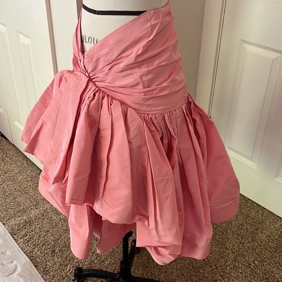 Beautiful iconic, Oscar de la Renta skirt featured in fashion, magazine, size 4 - Picture 3 of 8